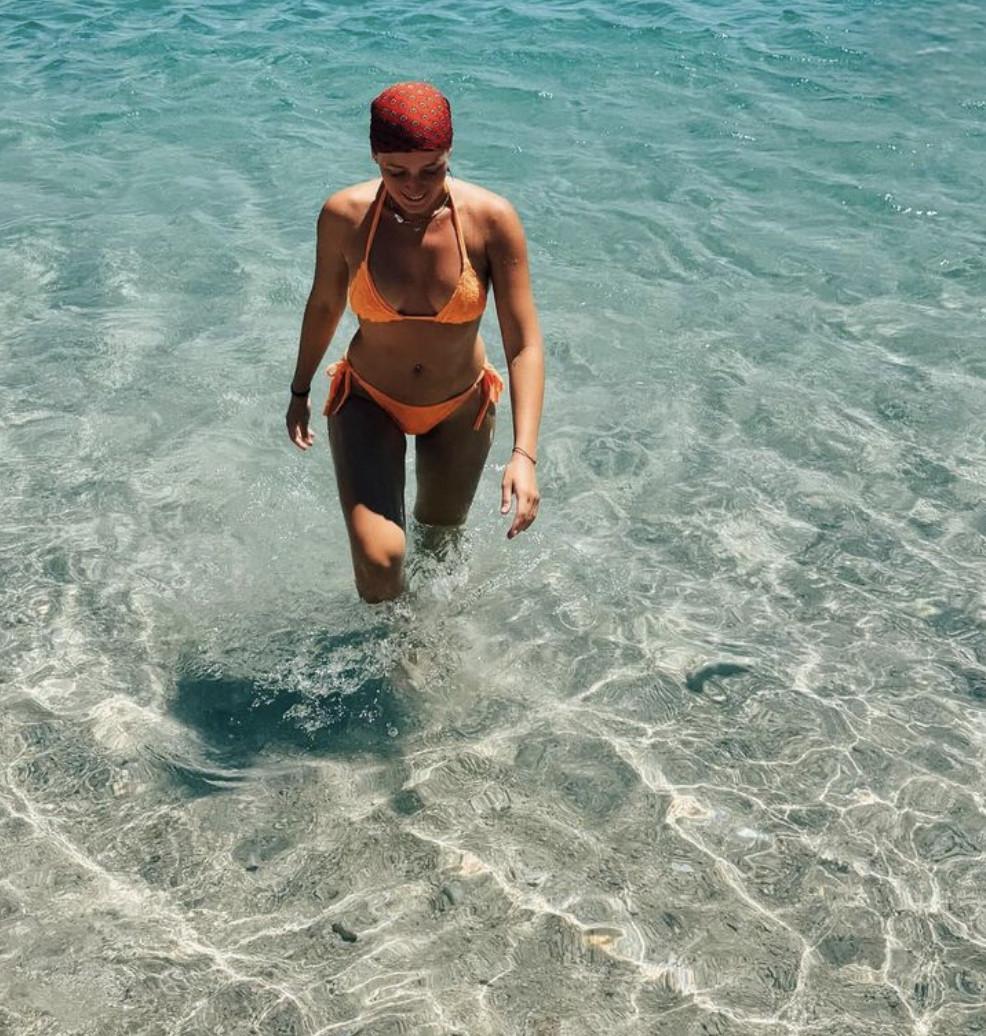 Ünlülerin tatili devam ediyor: Plajlar podyumu aratmadı