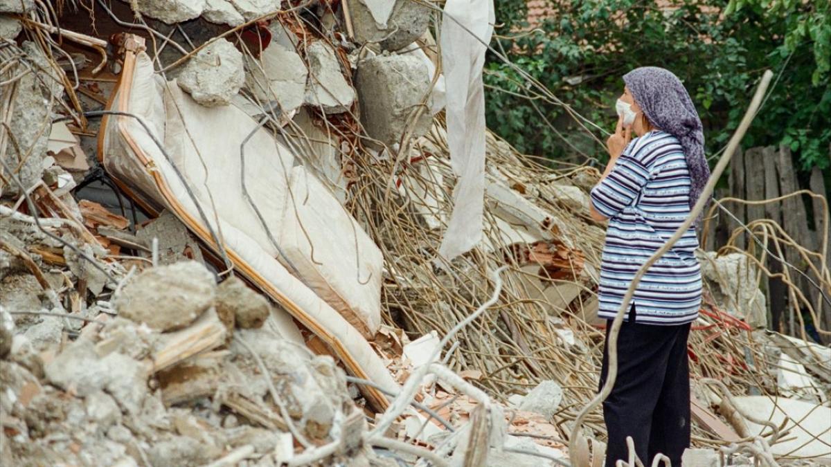 17 Ağustos Marmara Depremi'nin unutulmayan kareleri - Resim 17