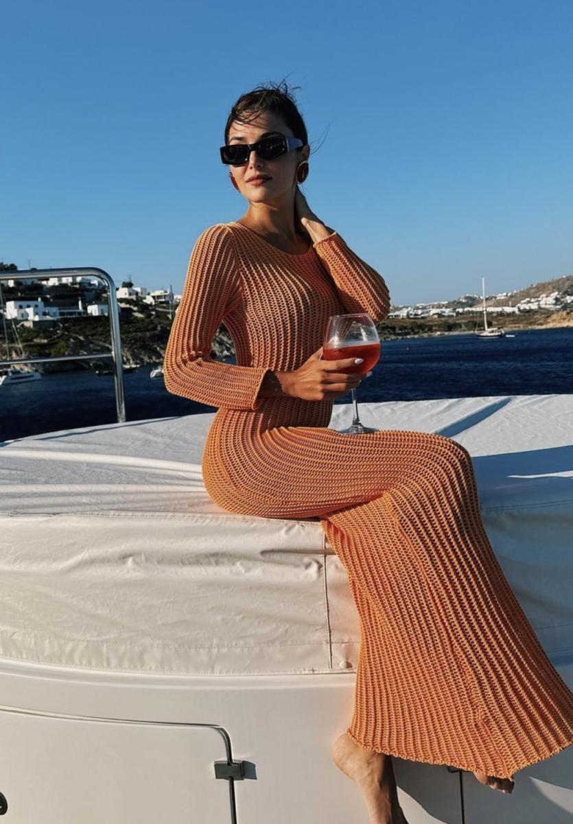 Ünlülerin tatili devam ediyor: Plajlar podyumu aratmadı