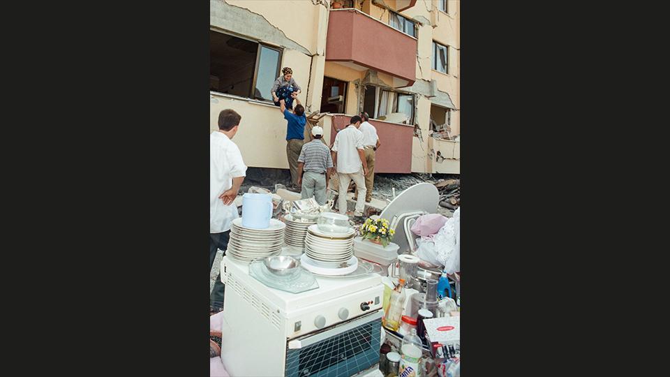 17 Ağustos Marmara Depremi'nin unutulmayan kareleri - Resim 14
