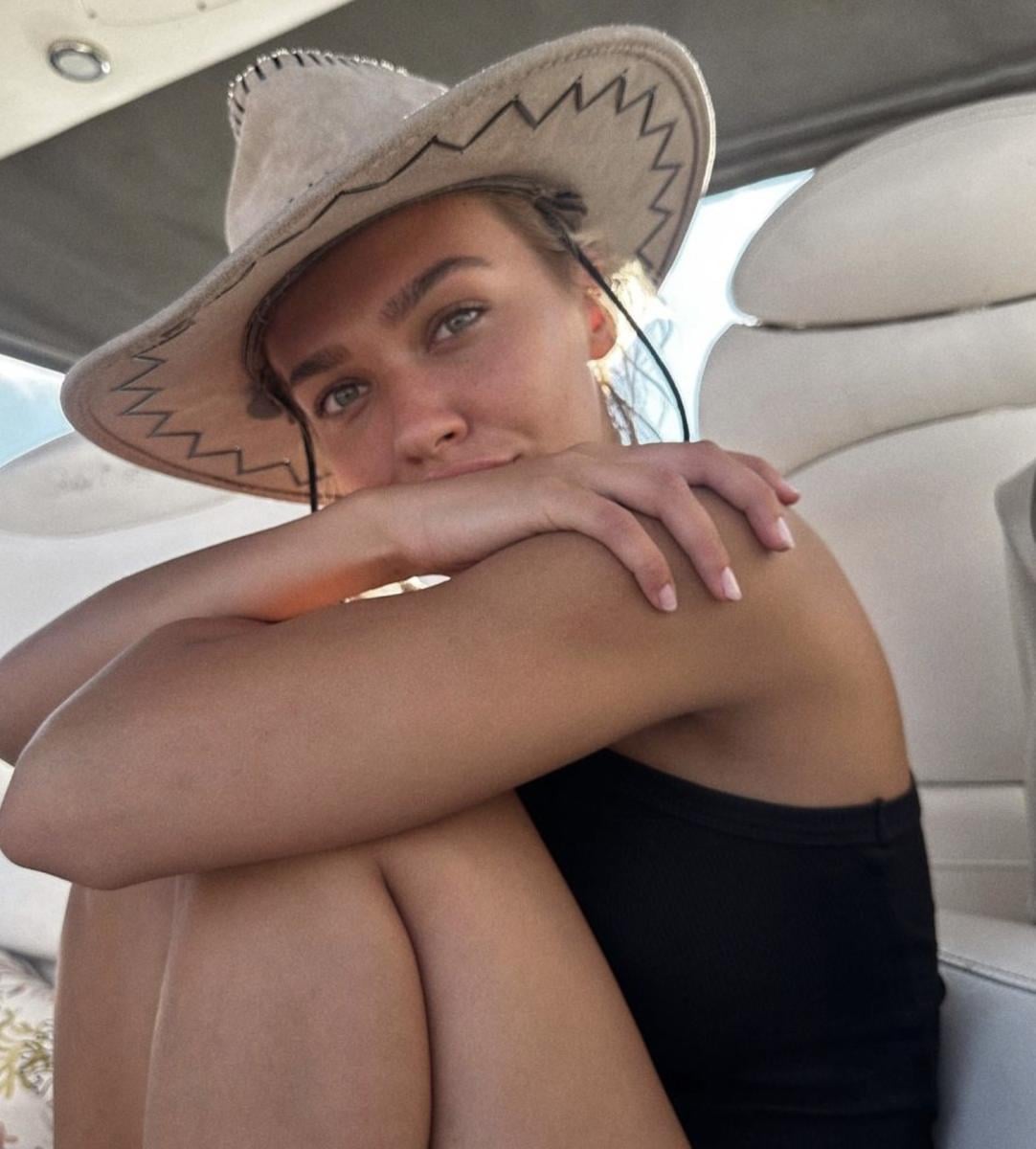 Ünlülerin tatili devam ediyor: Plajlar podyumu aratmadı