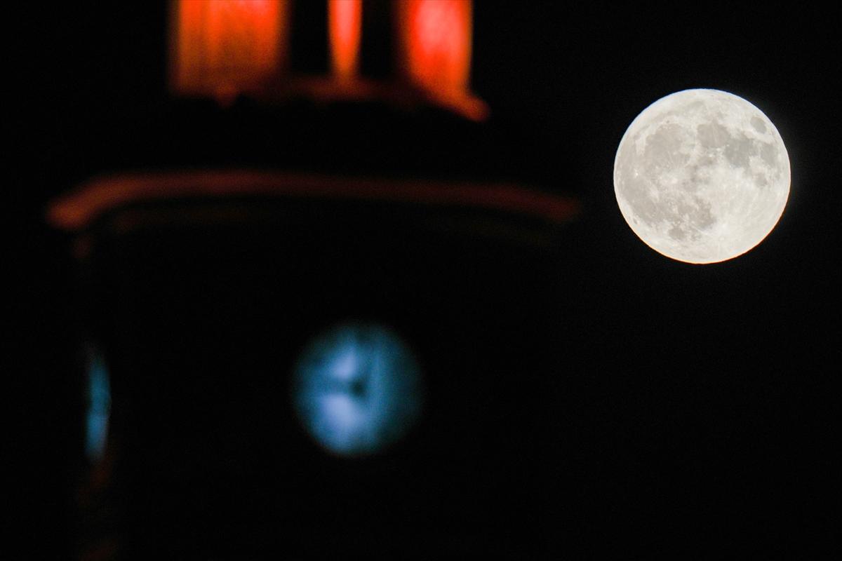 Süper Ay tüm Türkiye'de kartpostallık görüntüler oluşturdu