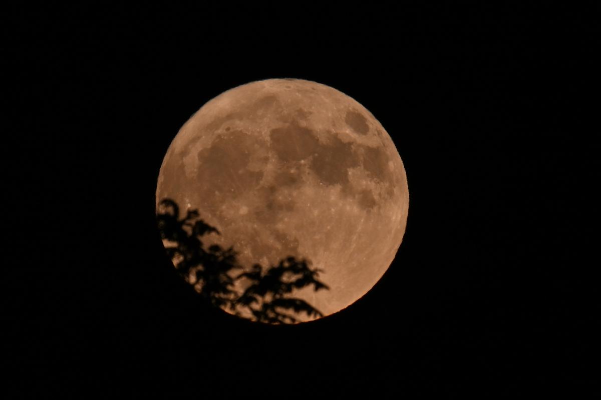 Süper Ay tüm Türkiye'de kartpostallık görüntüler oluşturdu