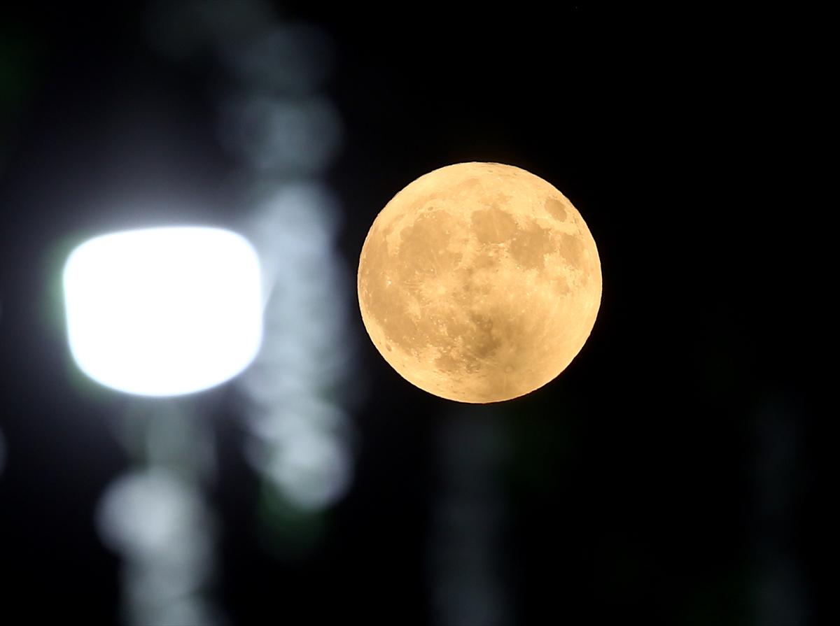 Süper Ay tüm Türkiye'de kartpostallık görüntüler oluşturdu