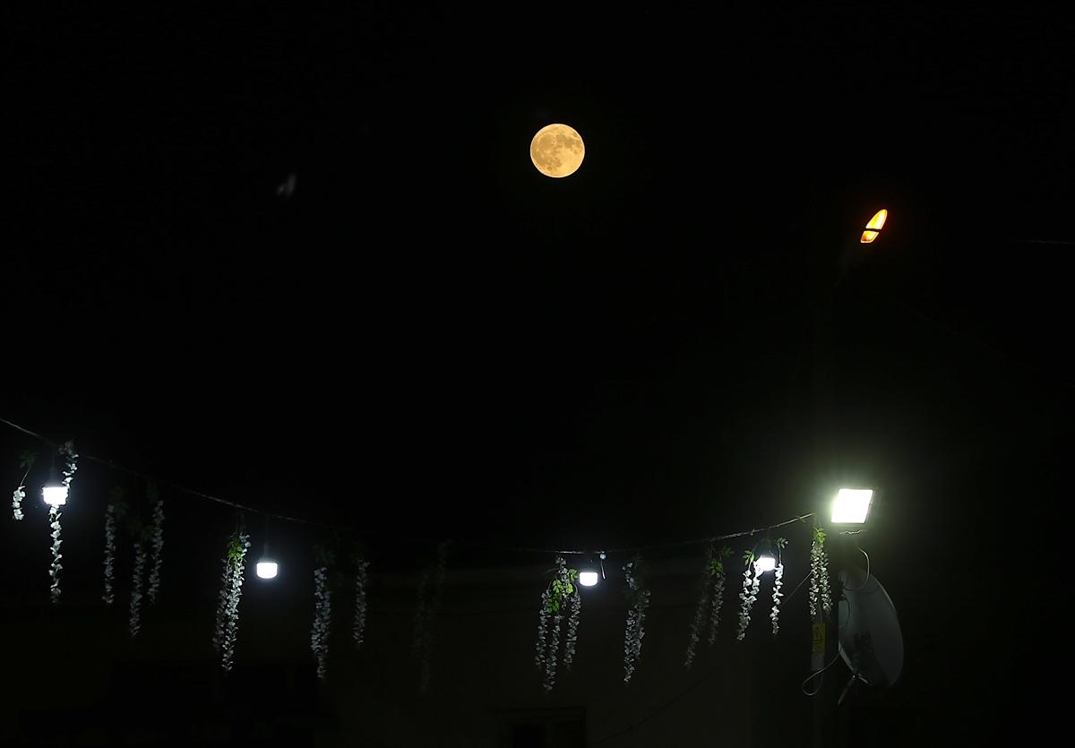 Süper Ay tüm Türkiye'de kartpostallık görüntüler oluşturdu