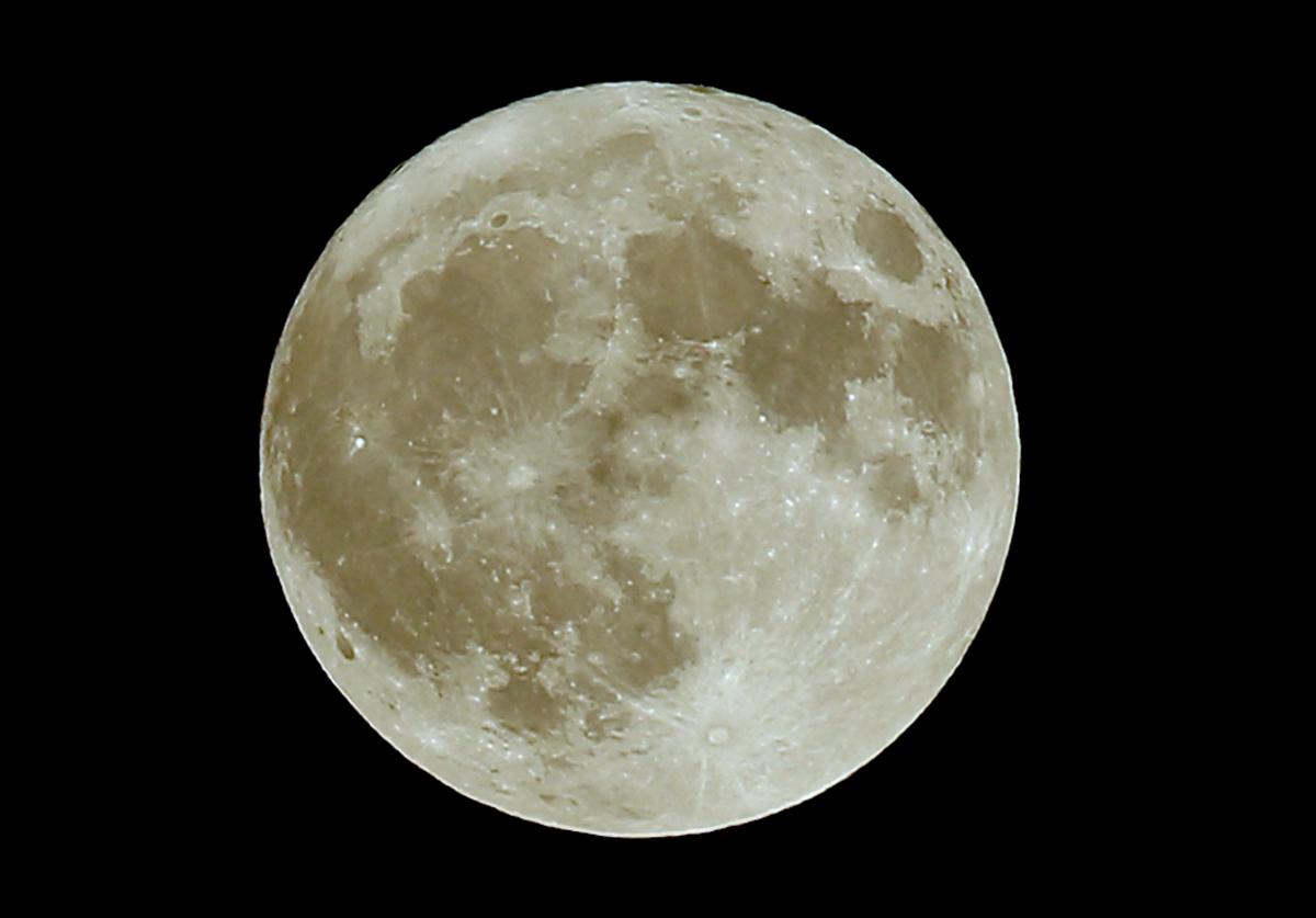 Süper Ay tüm Türkiye'de kartpostallık görüntüler oluşturdu