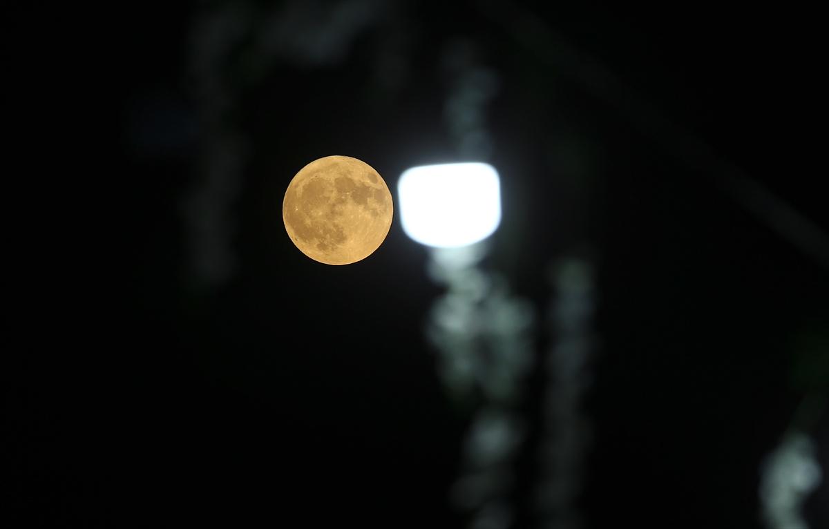 Süper Ay tüm Türkiye'de kartpostallık görüntüler oluşturdu