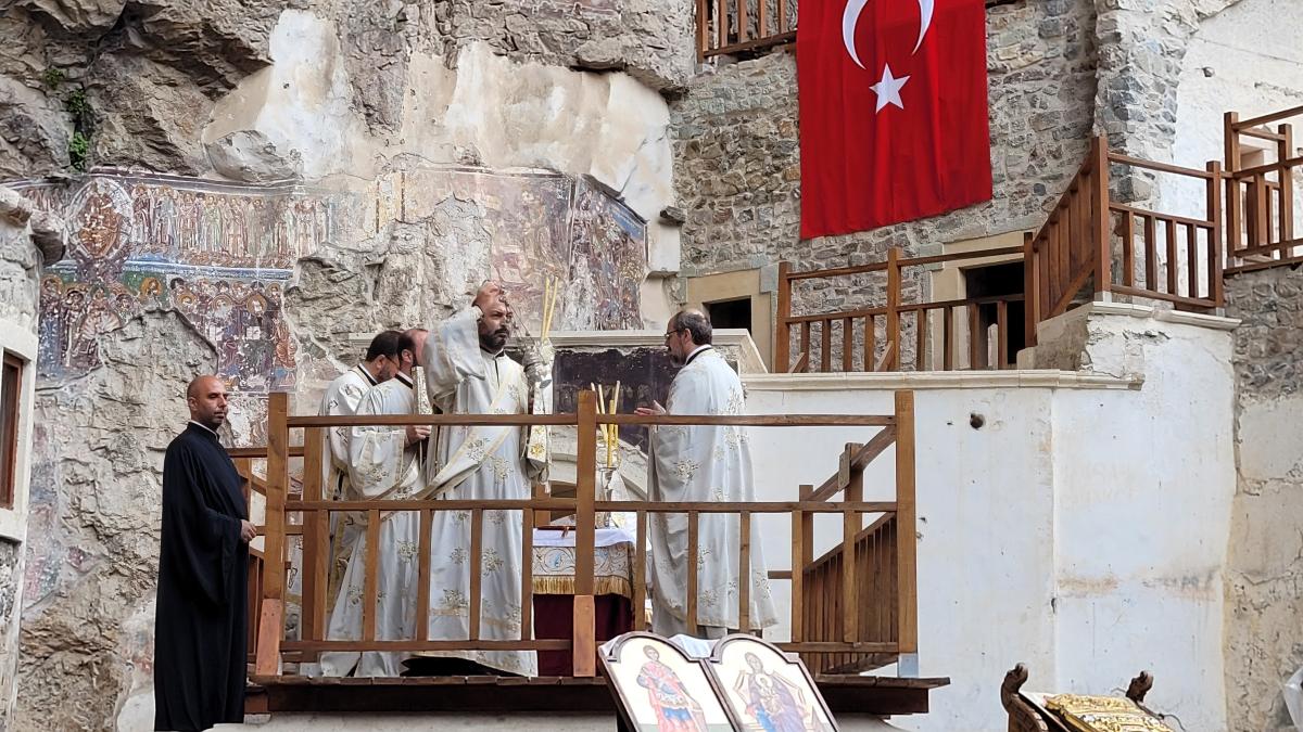 Trabzon'daki Sümela Manastırı'nda ayin yapıldı