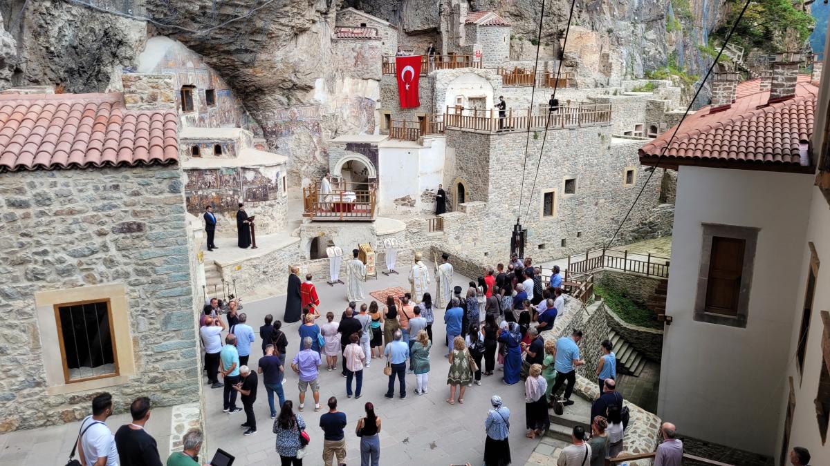 Trabzon'daki Sümela Manastırı'nda ayin yapıldı