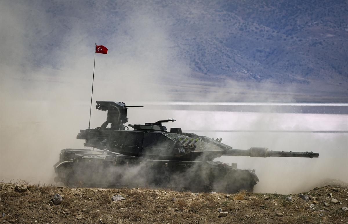 Türk tankçısının eğitiminden nefes kesen kareler