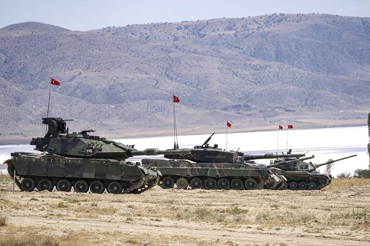 Türk tankçısının eğitiminden nefes kesen kareler