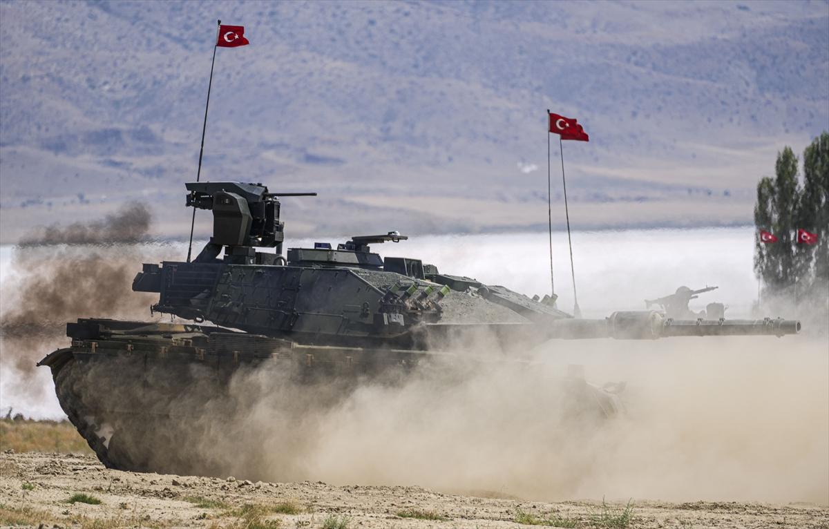 Türk tankçısının eğitiminden nefes kesen kareler