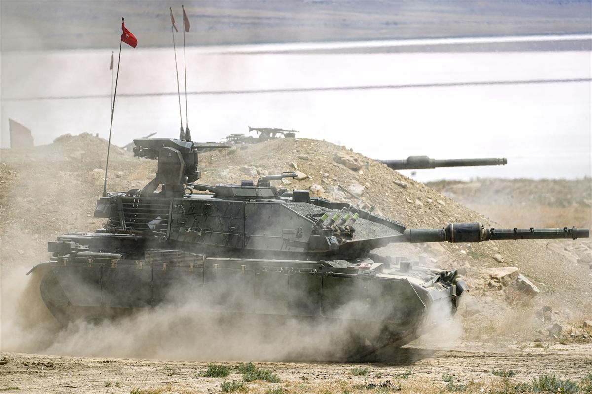 Türk tankçısının eğitiminden nefes kesen kareler