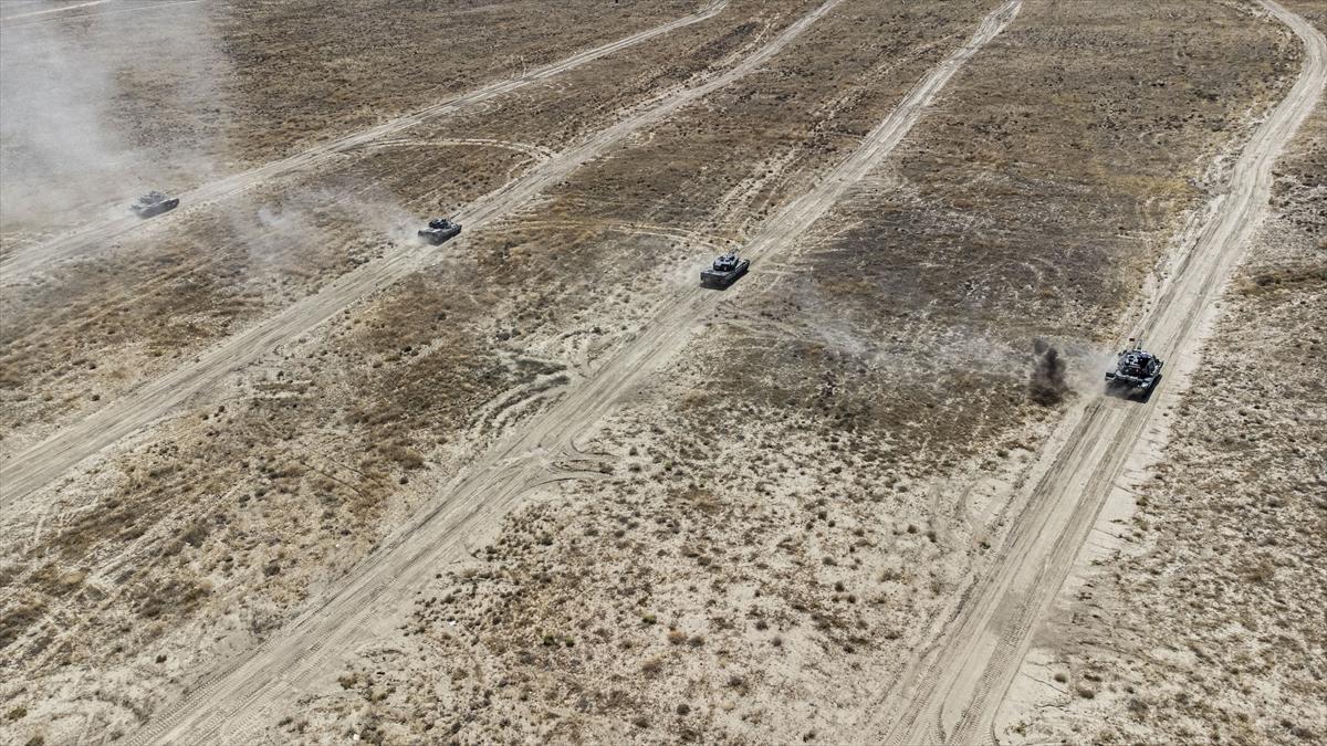 Türk tankçısının eğitiminden nefes kesen kareler