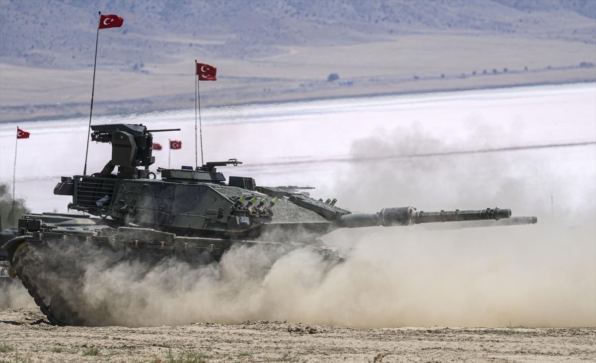 Türk tankçısının eğitiminden nefes kesen kareler