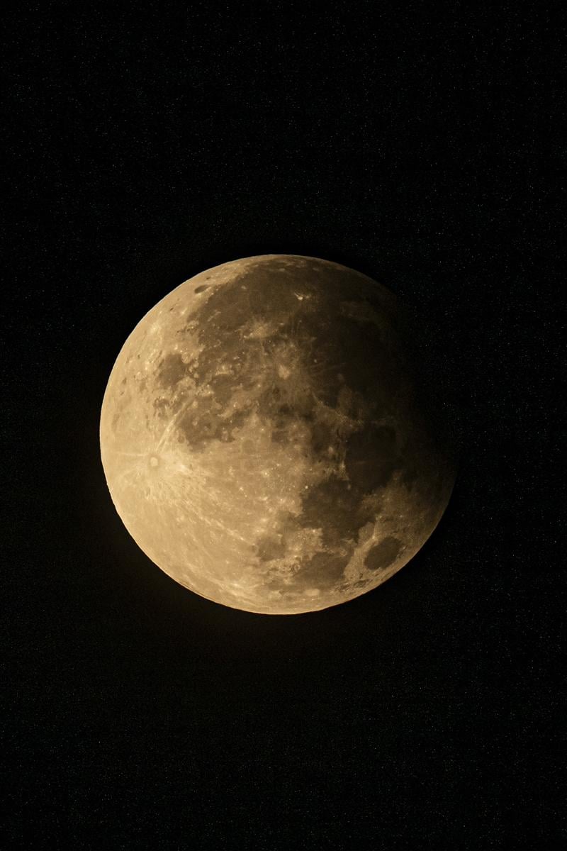 Yılın son Ay Tutulması Türkiye'de görüntülendi