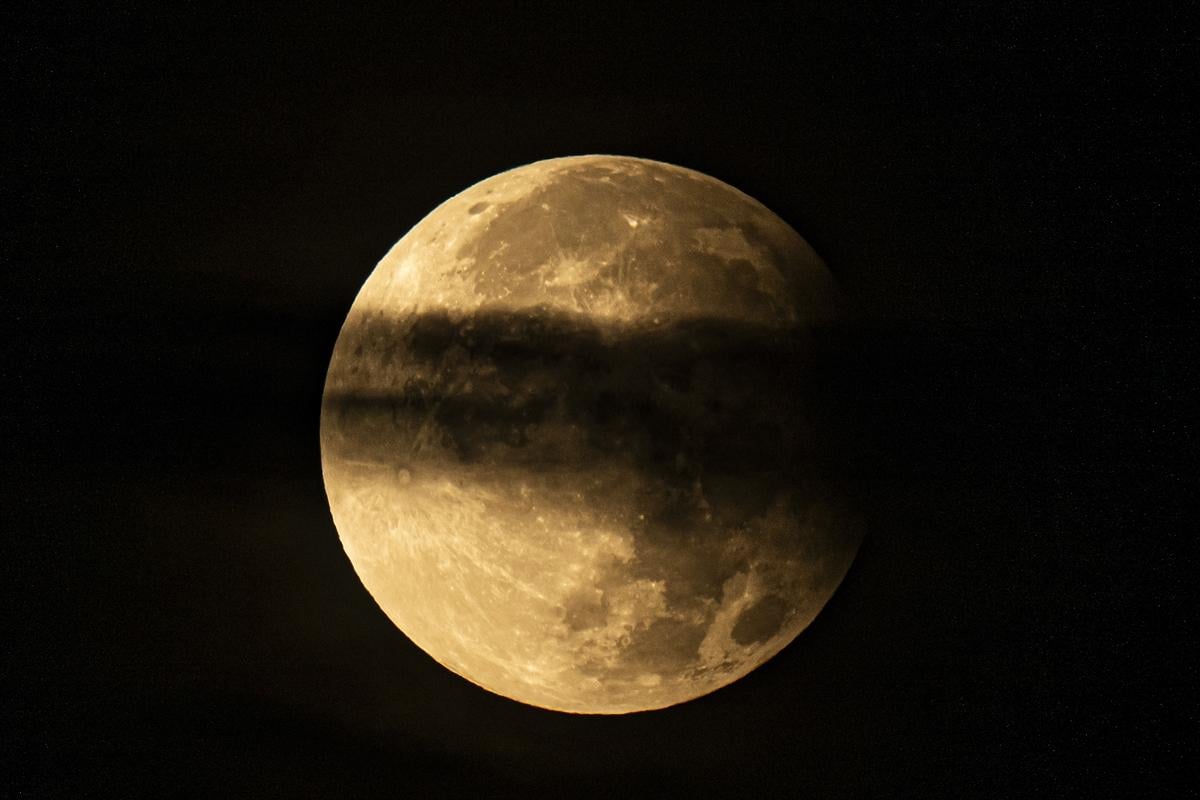 Yılın son Ay Tutulması Türkiye'de görüntülendi