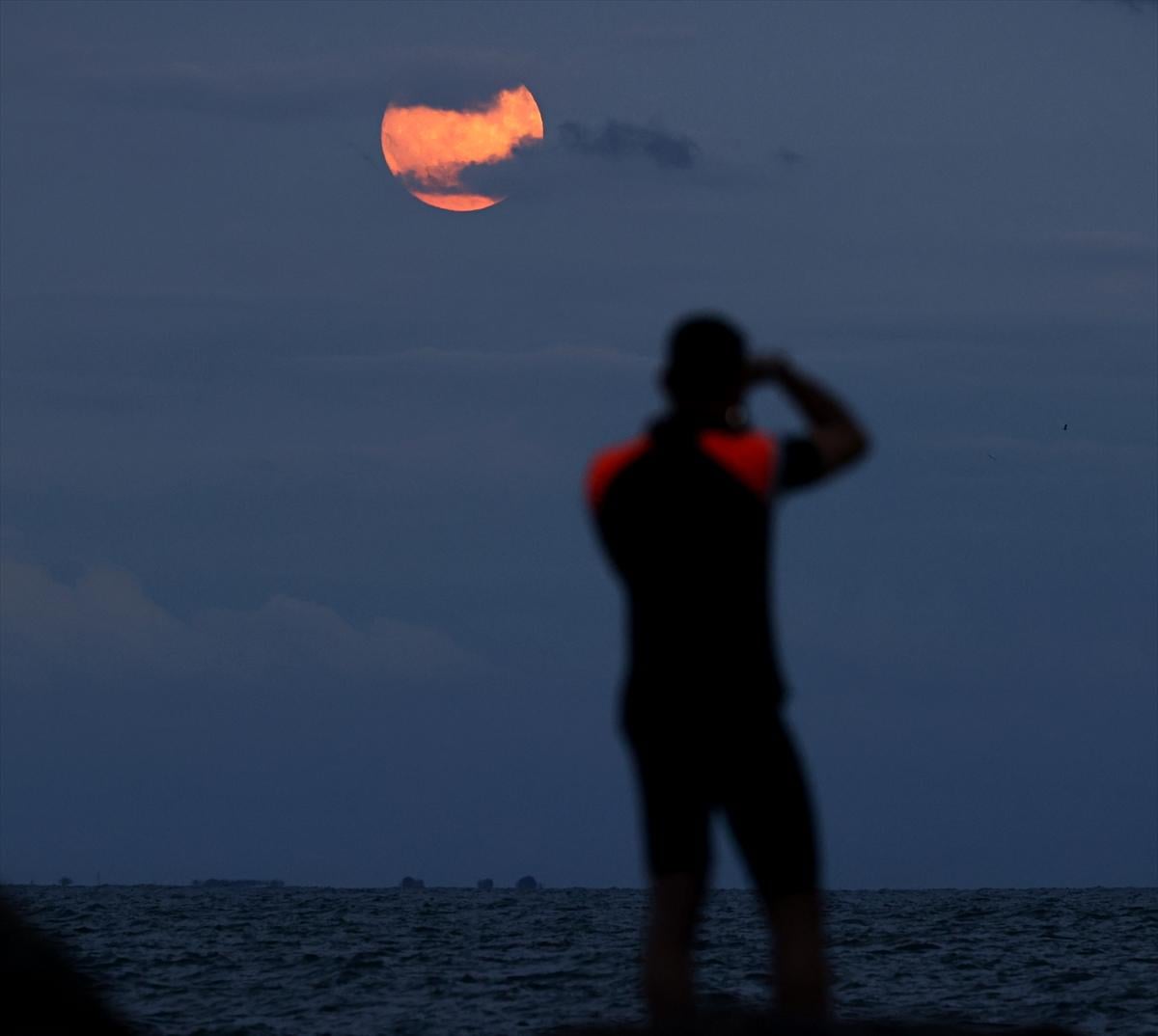 Yılın son Ay Tutulması Türkiye'de görüntülendi