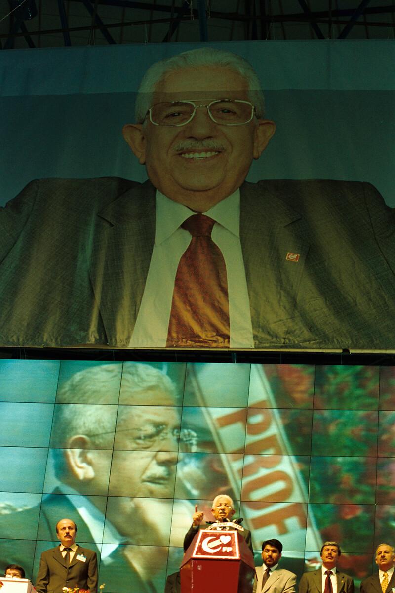 Fotoğraflarla dünden bugüne Recai Kutan