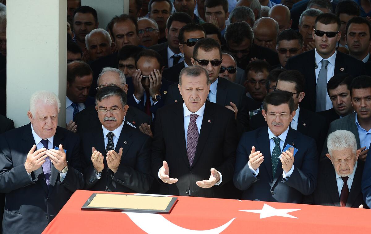 Fotoğraflarla dünden bugüne Recai Kutan