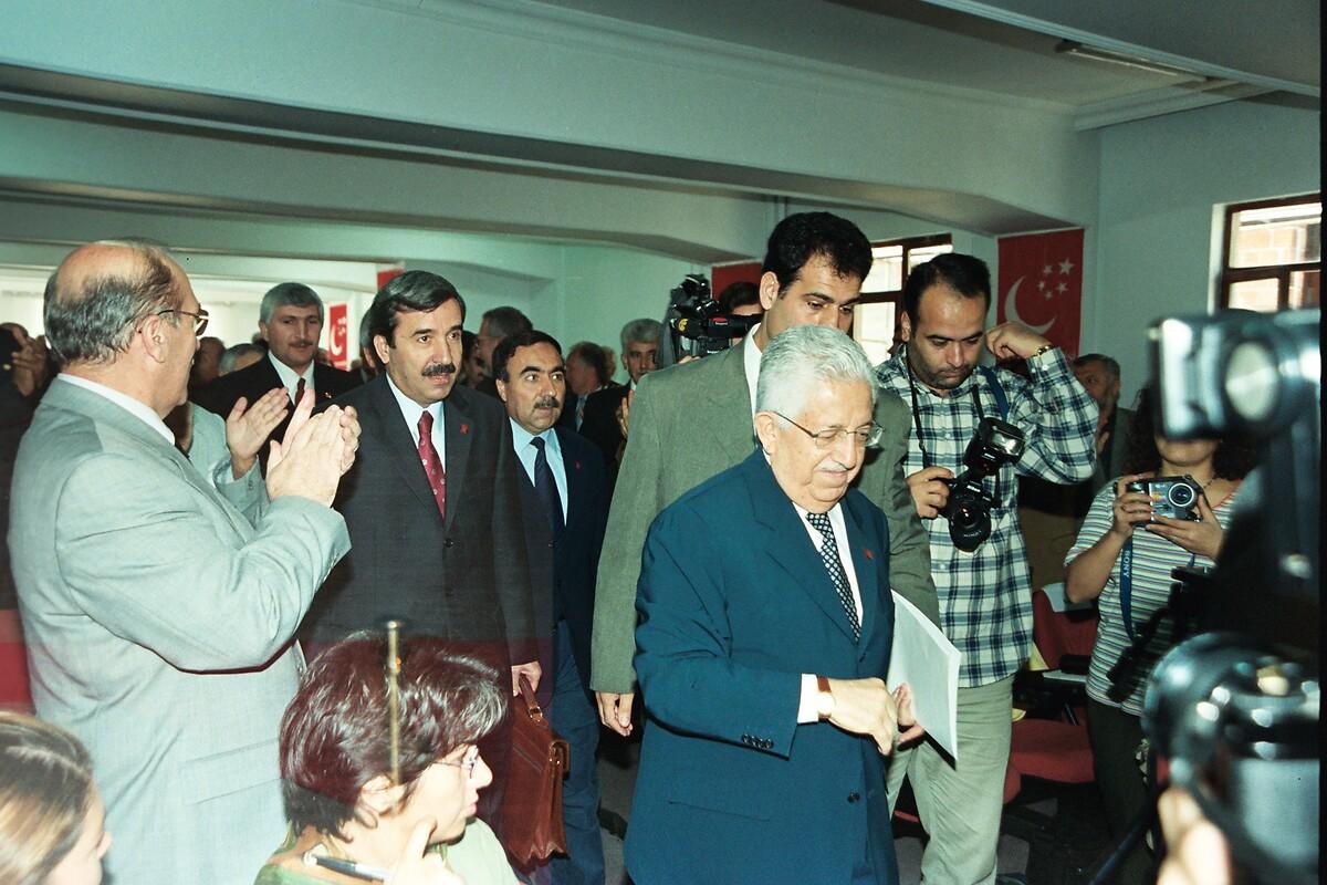 Fotoğraflarla dünden bugüne Recai Kutan