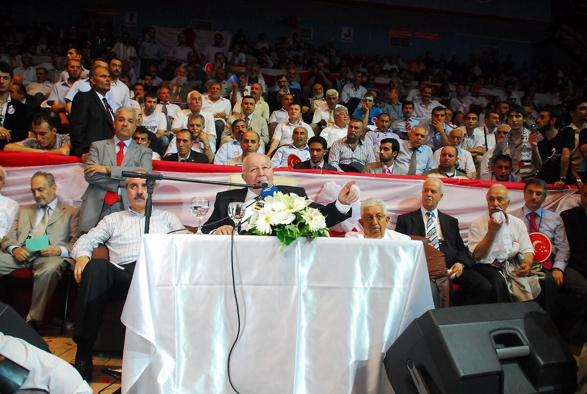 Fotoğraflarla dünden bugüne Recai Kutan