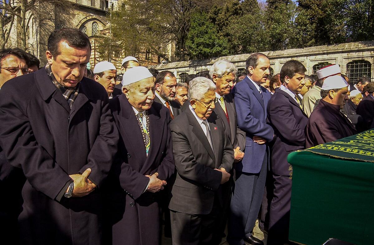 Fotoğraflarla dünden bugüne Recai Kutan