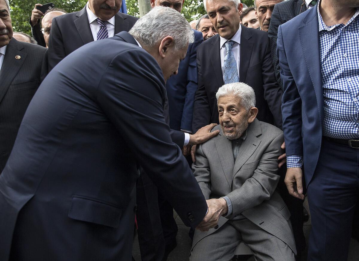 Fotoğraflarla dünden bugüne Recai Kutan