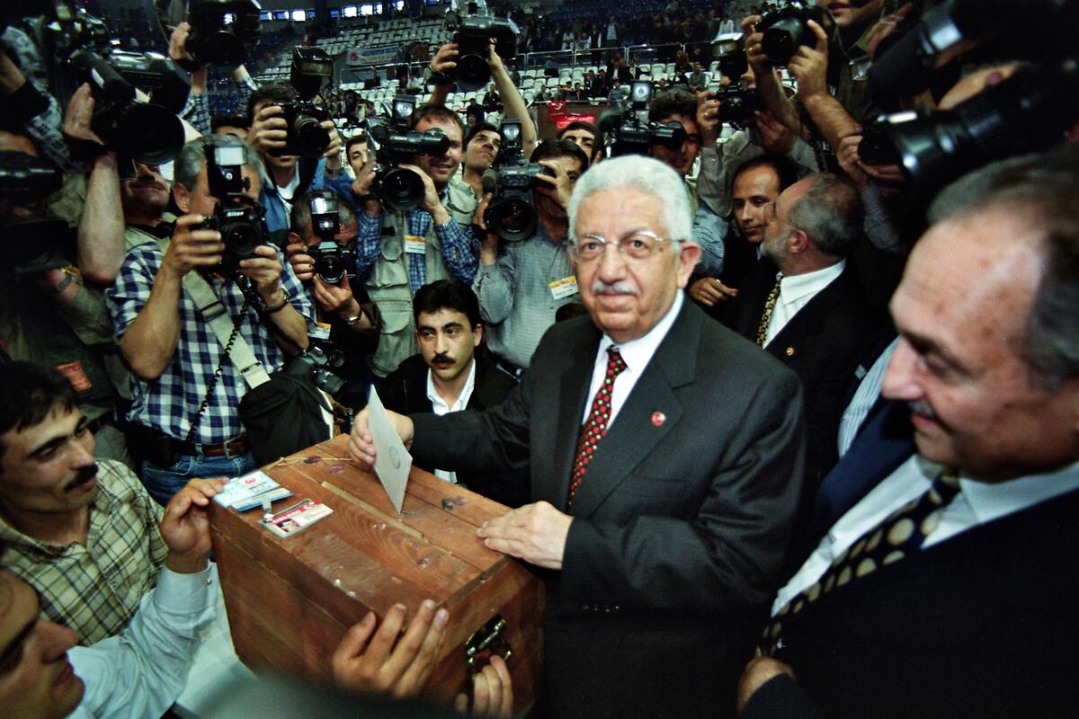 Fotoğraflarla dünden bugüne Recai Kutan