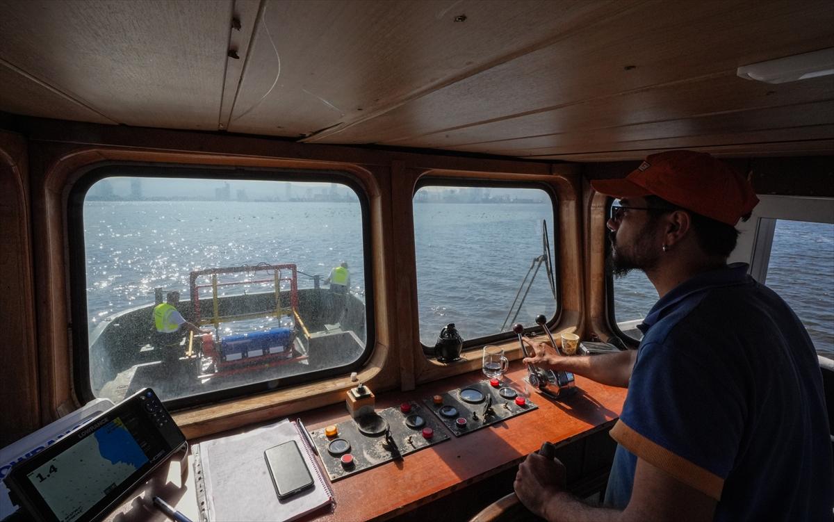İzmir Körfezi'nin temizlenmesi için ilk adım atıldı