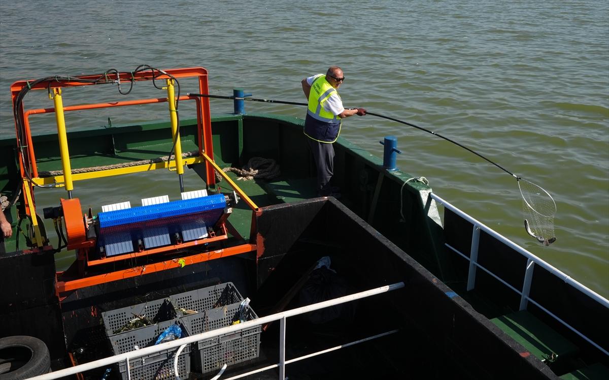 İzmir Körfezi'nin temizlenmesi için ilk adım atıldı
