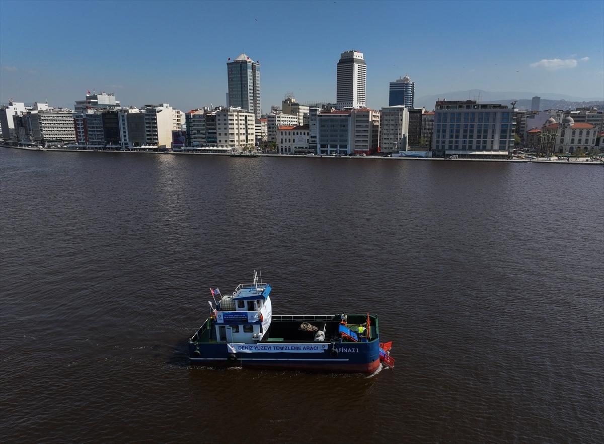 İzmir Körfezi'nin temizlenmesi için ilk adım atıldı