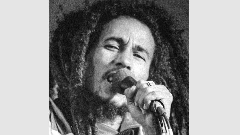 Öldükten sonrada milyonlar kazanmaya devam eden ünlüler