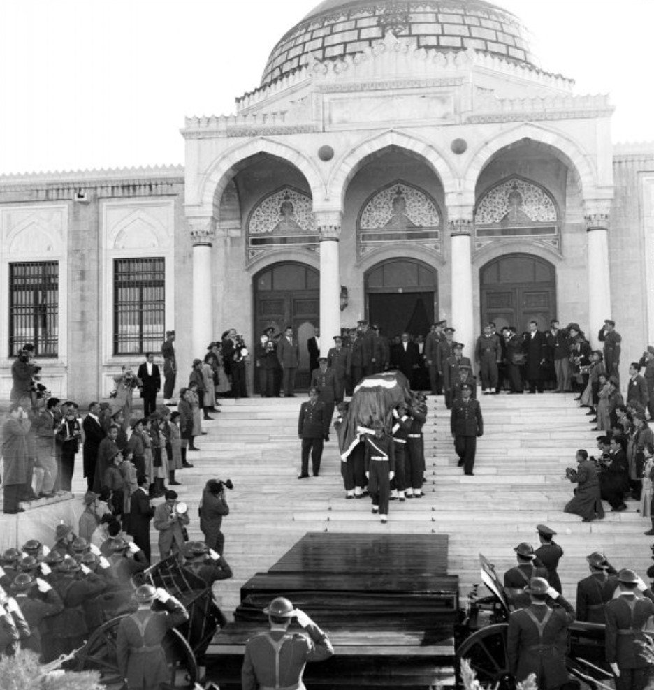 Mustafa Kemal Atatürk'ün cenazesinden kareler