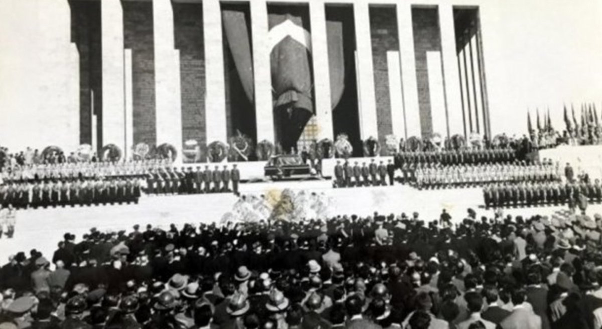 Mustafa Kemal Atatürk'ün cenazesinden kareler