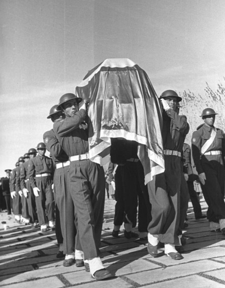 Mustafa Kemal Atatürk'ün cenazesinden kareler