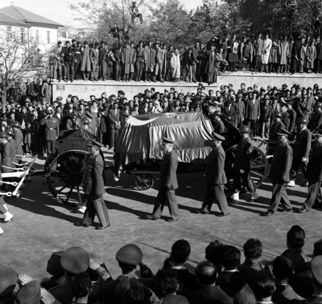 Mustafa Kemal Atatürk'ün cenazesinden kareler