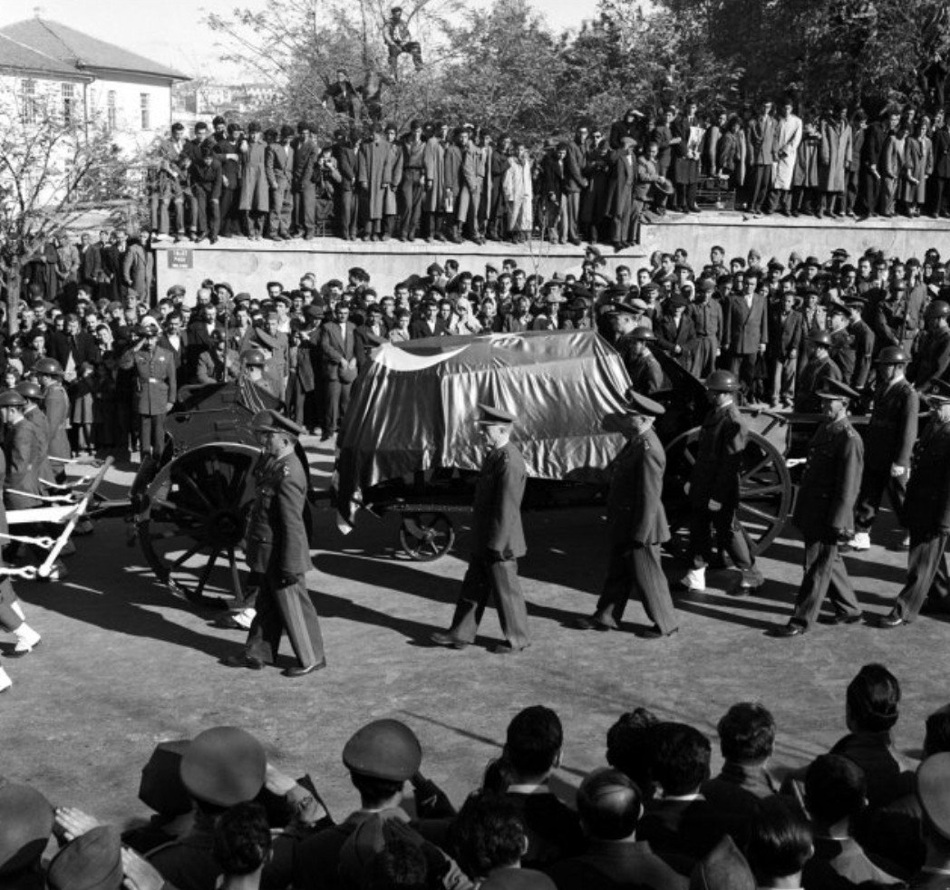 Mustafa Kemal Atatürk'ün cenazesinden kareler