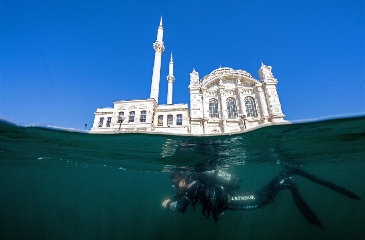İstanbul Boğazı'nın sular altındaki manzarası
