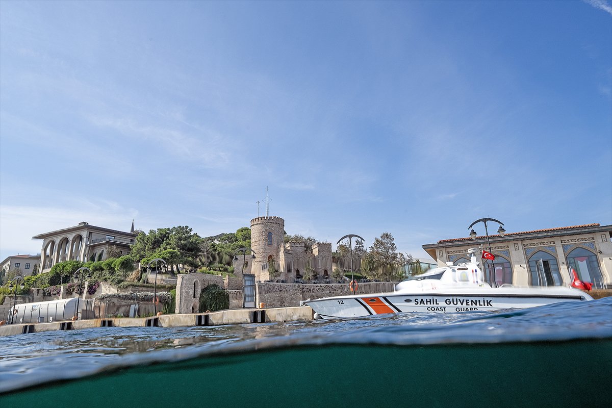 İstanbul Boğazı'nın sular altındaki manzarası