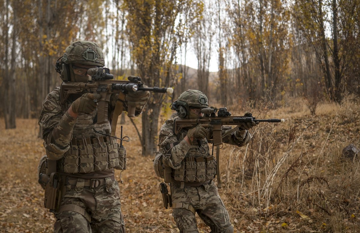 TSK'nın göz bebeği 'bordo bereliler' hayat kurtaran eğitimler alıyor