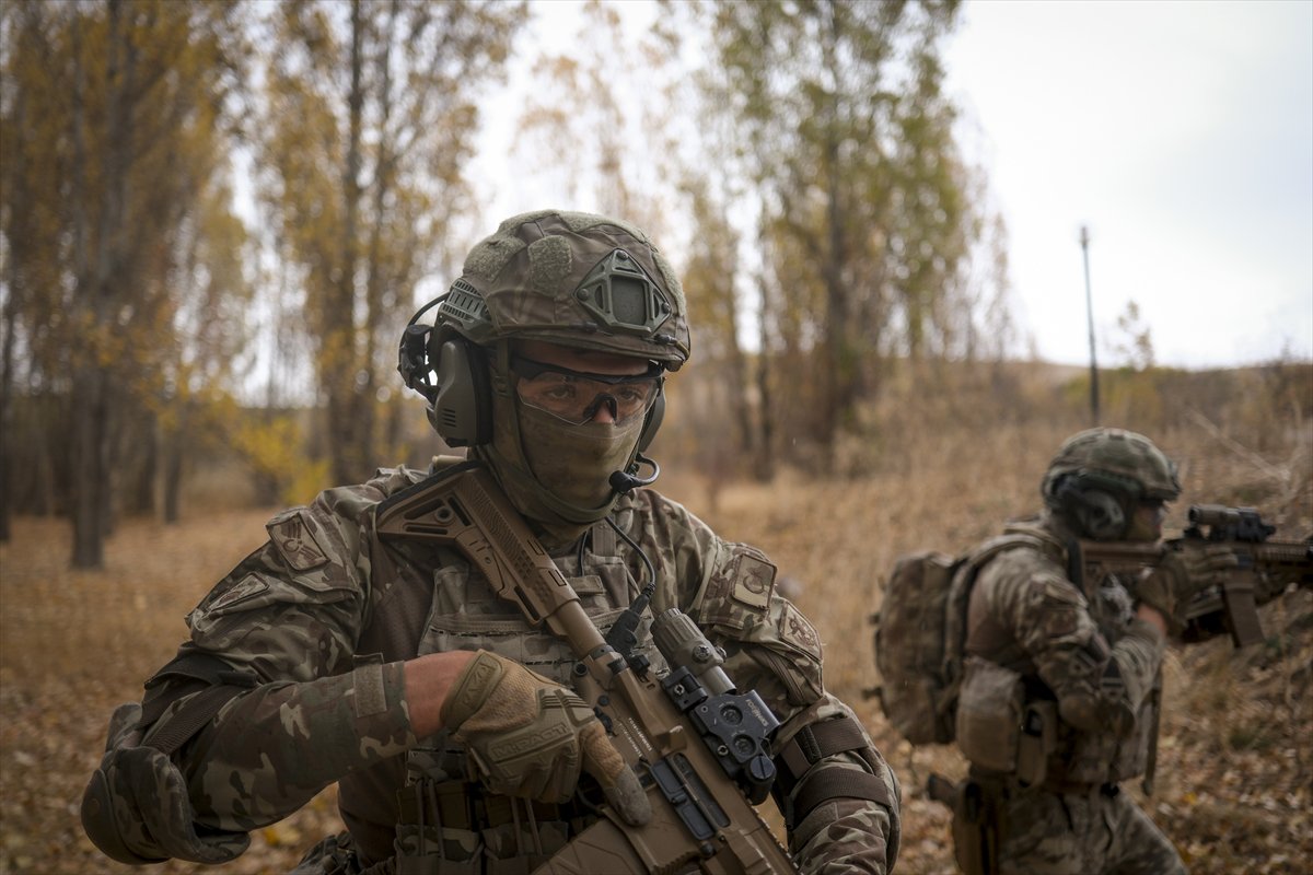 TSK'nın göz bebeği 'bordo bereliler' hayat kurtaran eğitimler alıyor