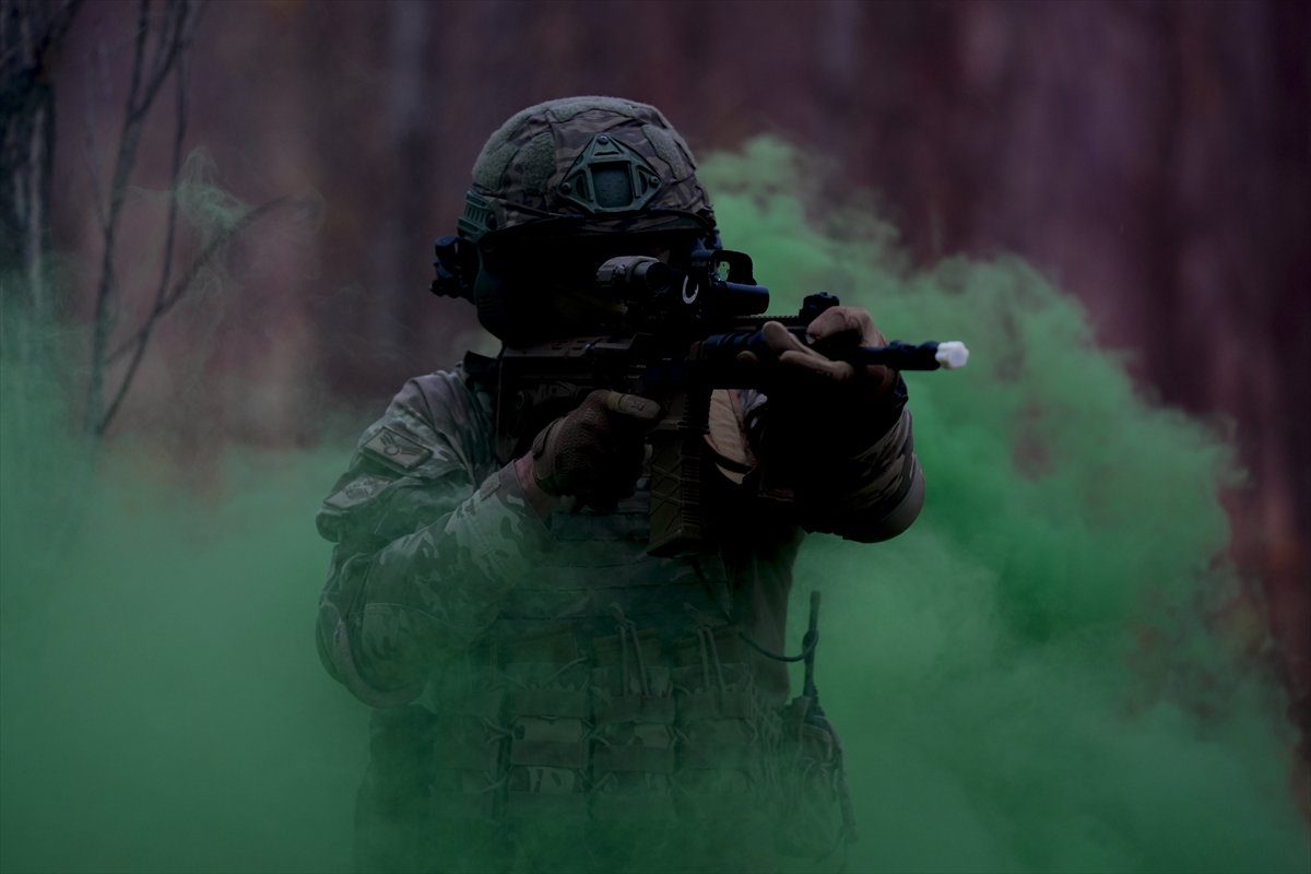 TSK'nın göz bebeği 'bordo bereliler' hayat kurtaran eğitimler alıyor