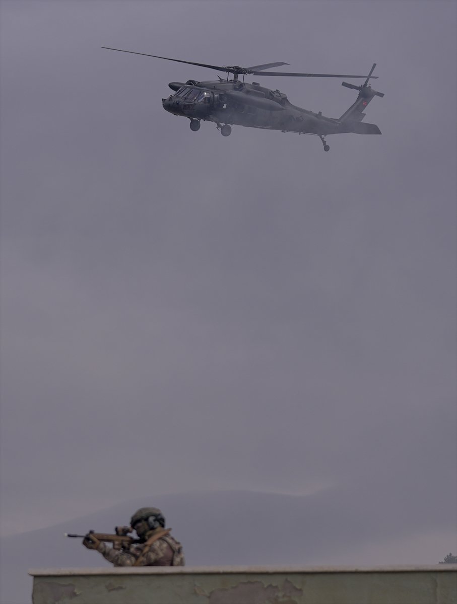 TSK'nın göz bebeği 'bordo bereliler' hayat kurtaran eğitimler alıyor