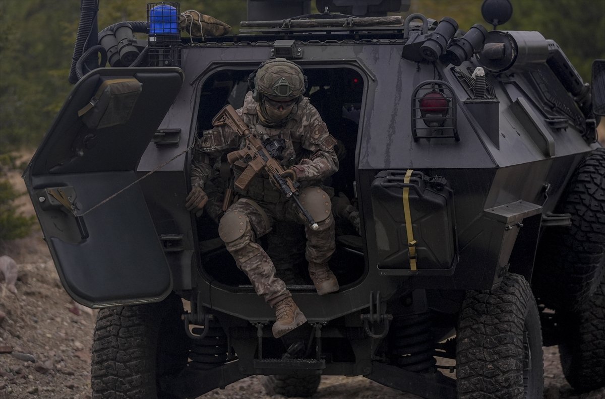 TSK'nın göz bebeği 'bordo bereliler' hayat kurtaran eğitimler alıyor