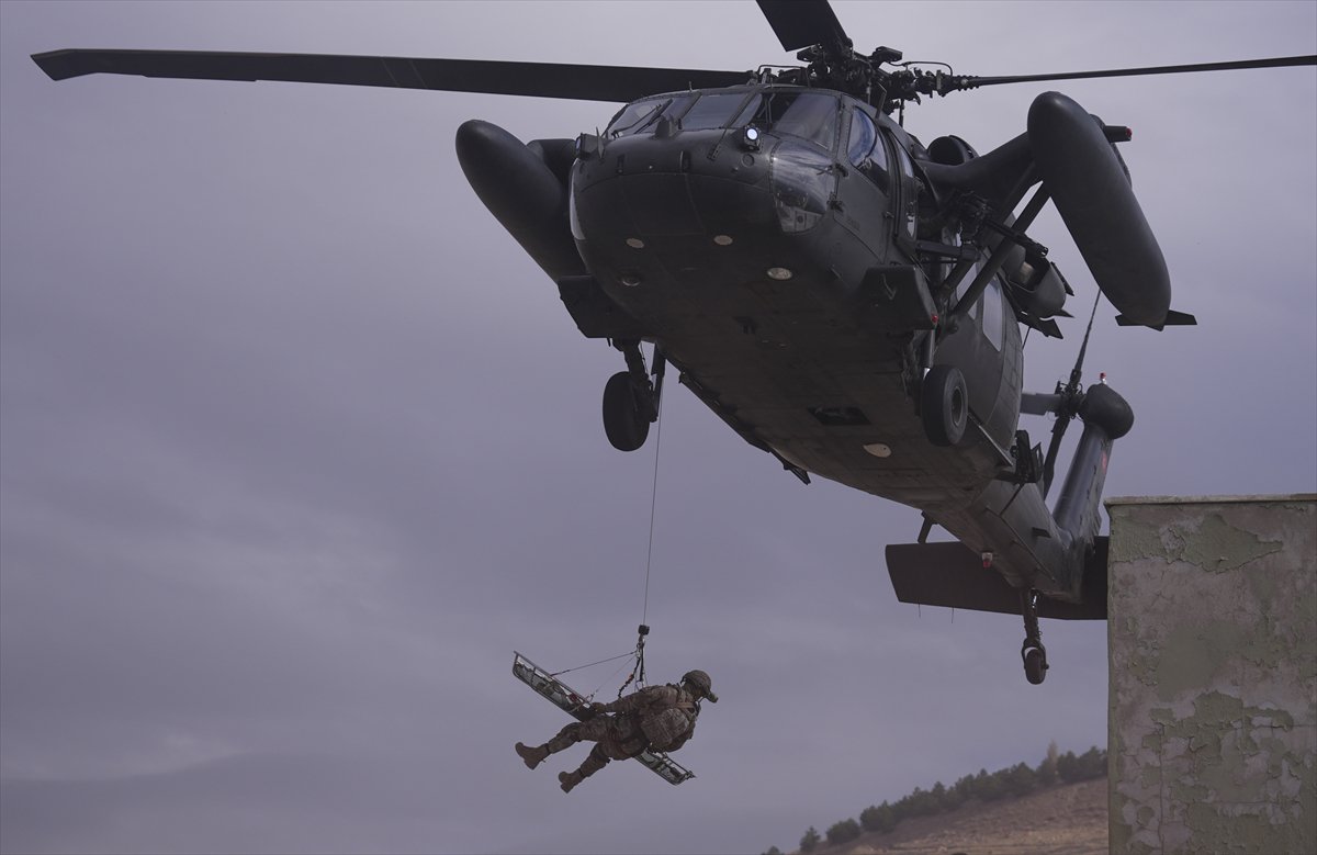 TSK'nın göz bebeği 'bordo bereliler' hayat kurtaran eğitimler alıyor