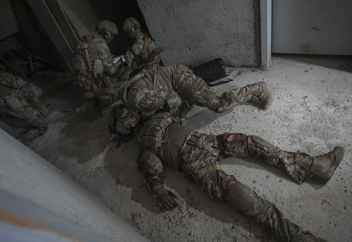 TSK'nın göz bebeği 'bordo bereliler' hayat kurtaran eğitimler alıyor