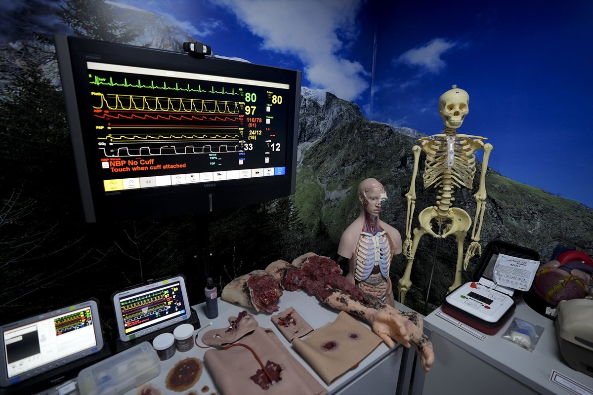 TSK'nın göz bebeği 'bordo bereliler' hayat kurtaran eğitimler alıyor