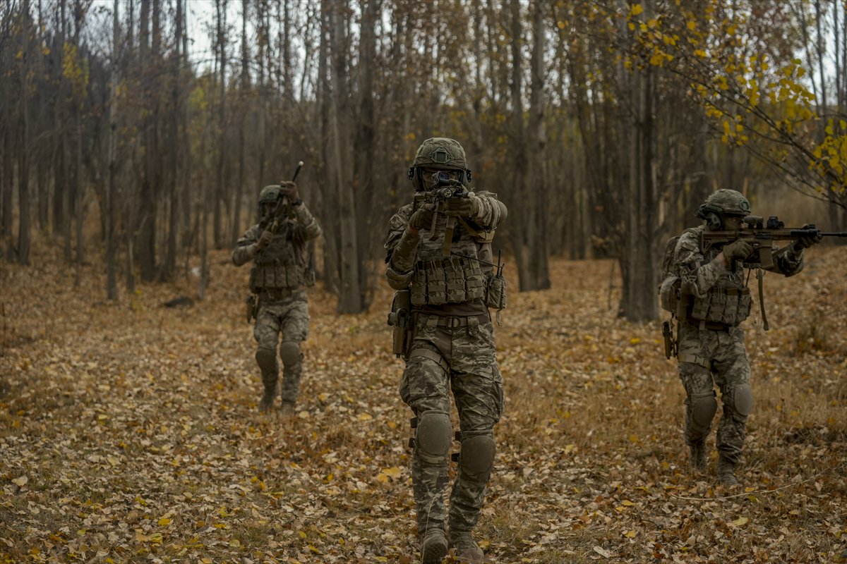 TSK'nın göz bebeği 'bordo bereliler' hayat kurtaran eğitimler alıyor