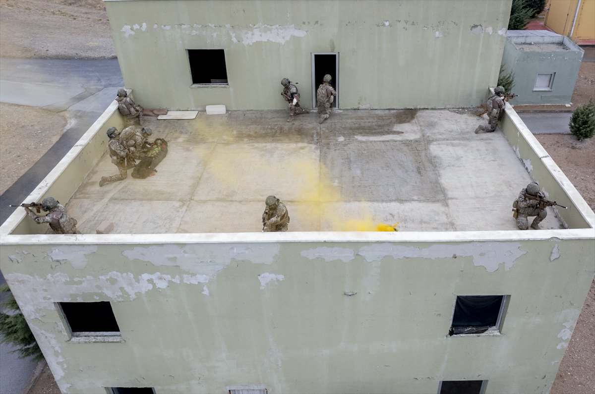 TSK'nın göz bebeği 'bordo bereliler' hayat kurtaran eğitimler alıyor